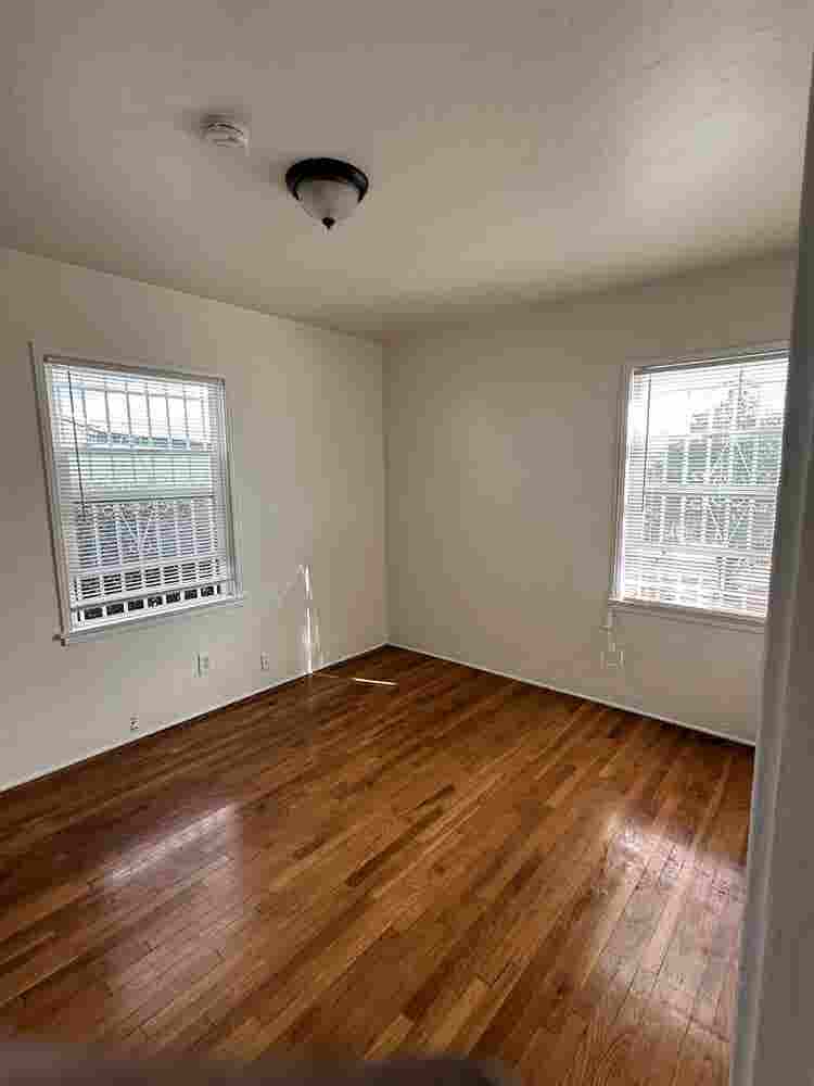 Looking for roomate!