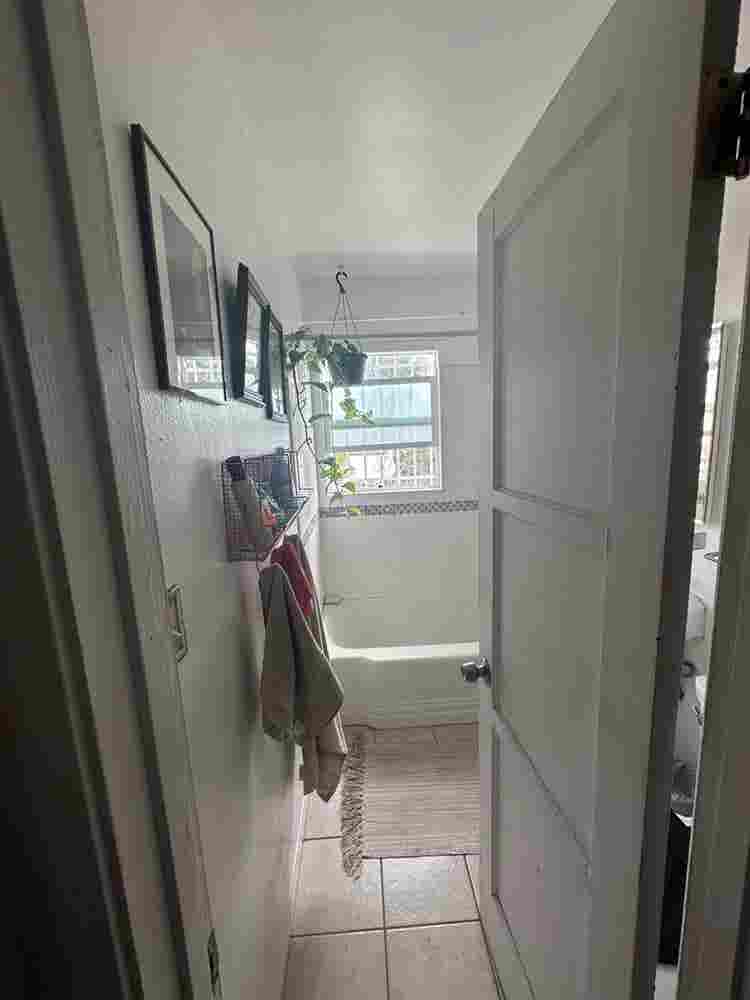 Looking for roomate!
