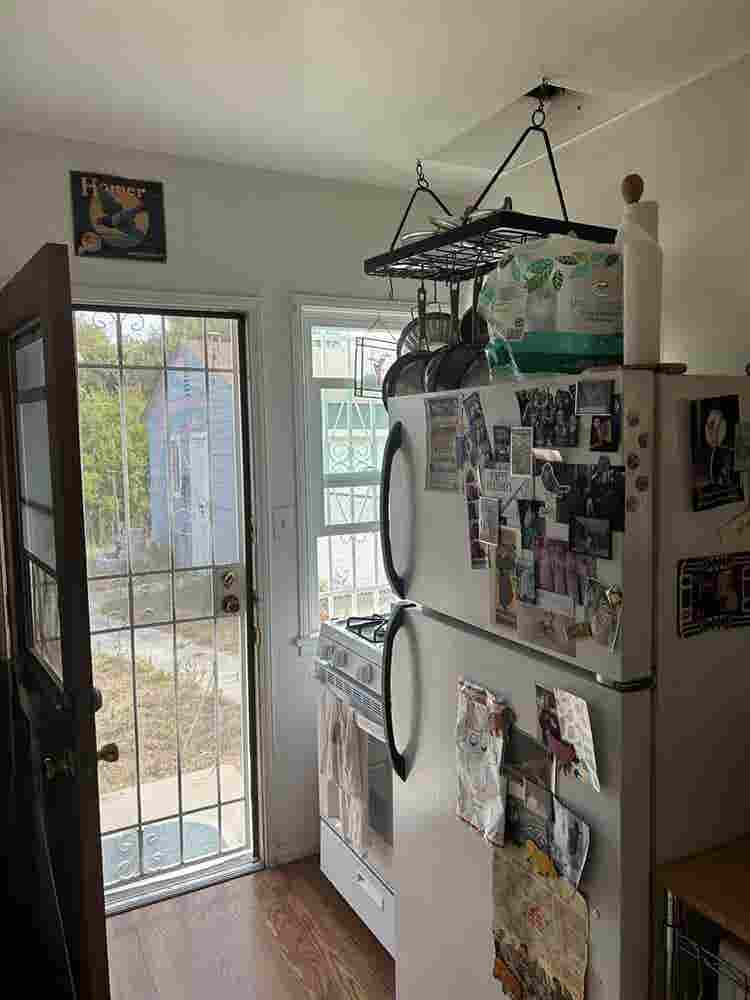 Looking for roomate!