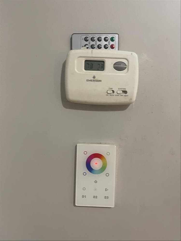 Roommate needs for Oct 1st!
