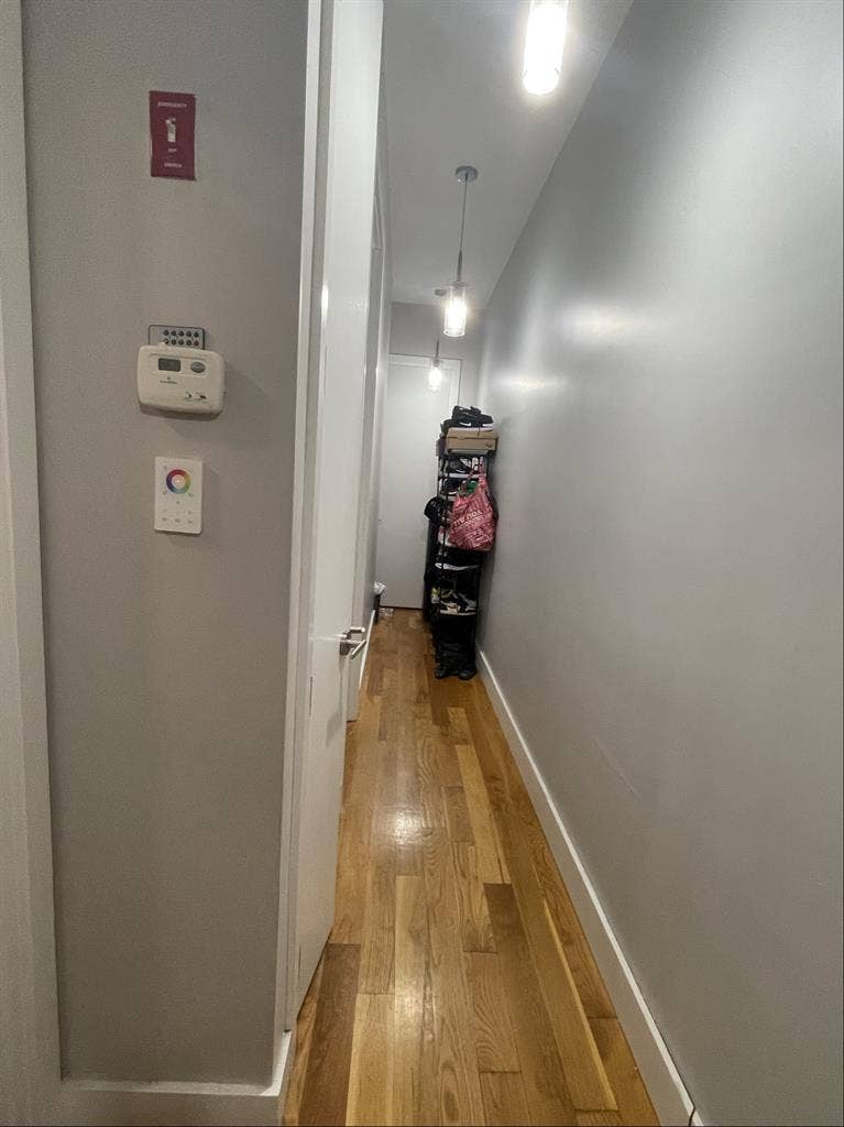 Roommate needs for Oct 1st!