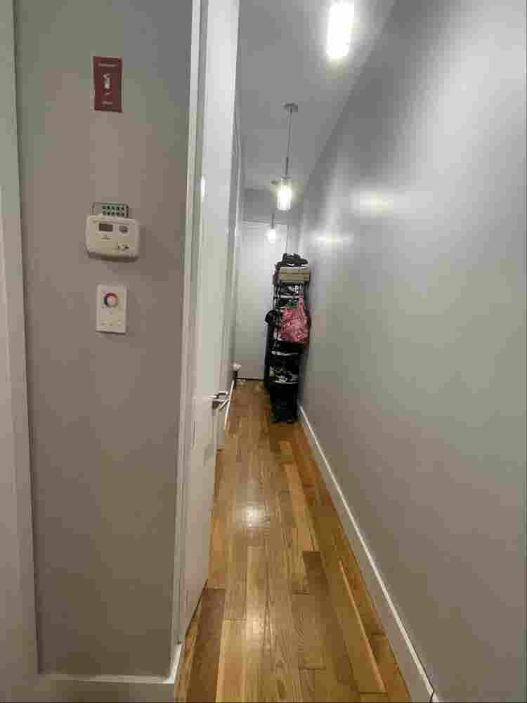 Roommate needs for Oct 1st!