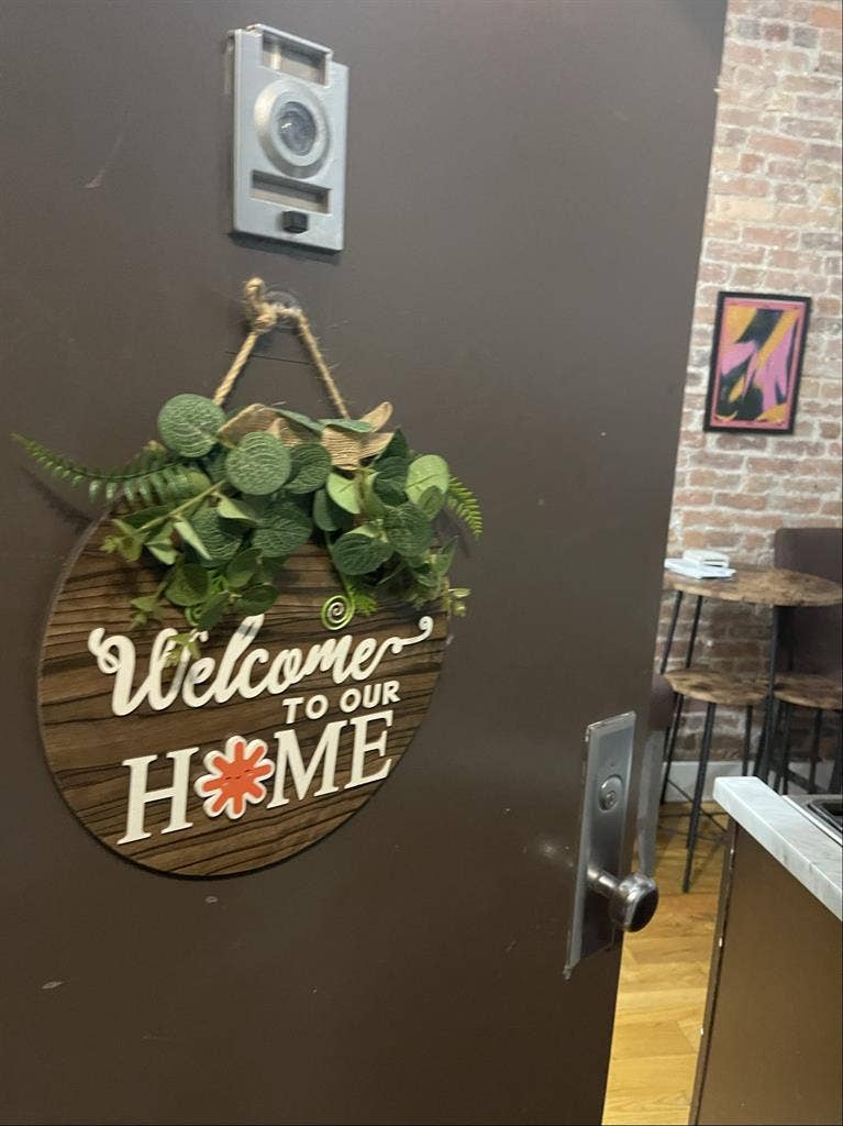 Roommate needs for Oct 1st!