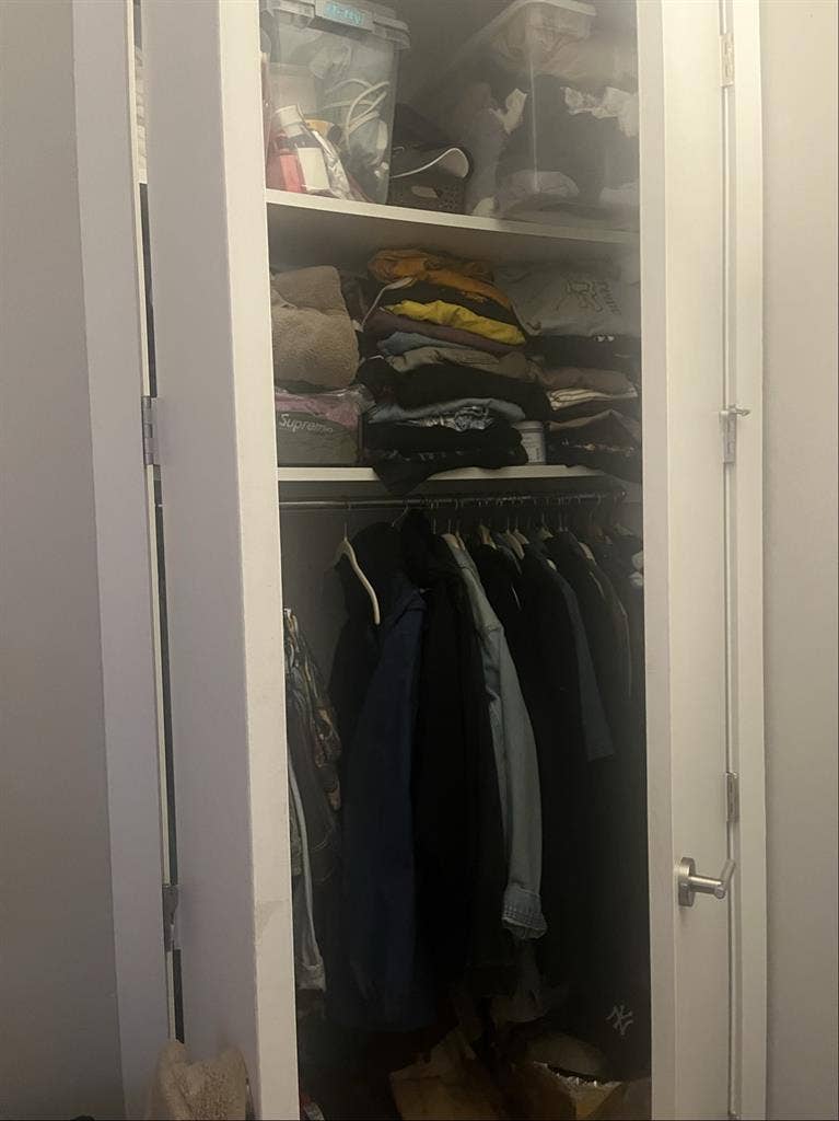 Roommate needs for Oct 1st!