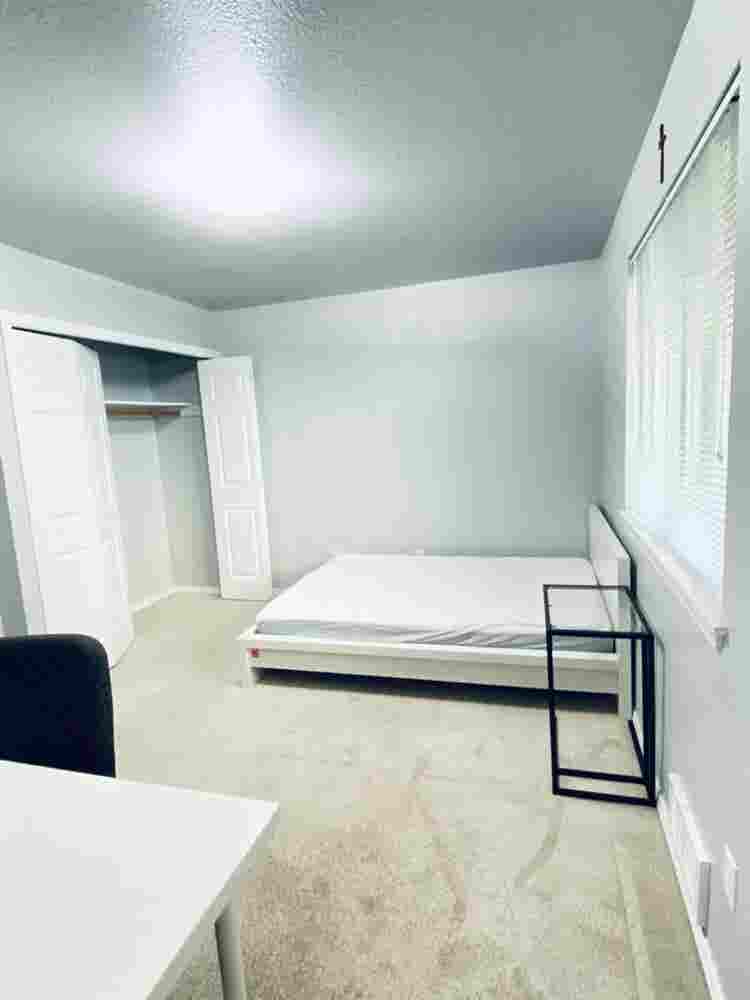 Rent a 
Master bedroom