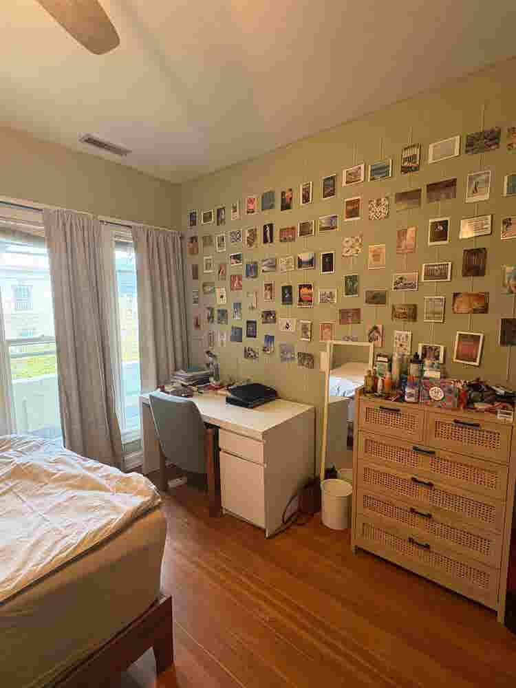 Top floor room in large Row House