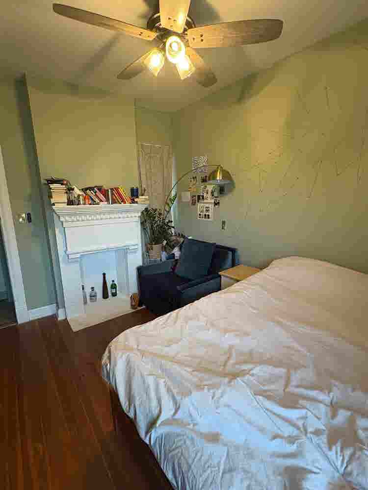 Top floor room in large Row House