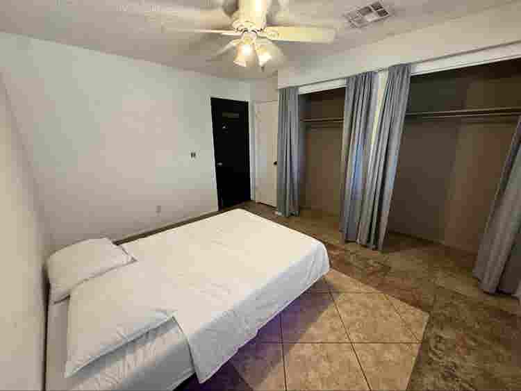 ROOM RENTAL MESA HOSTEL STYLE
