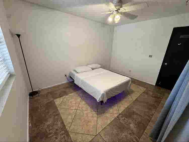 ROOM RENTAL MESA HOSTEL STYLE