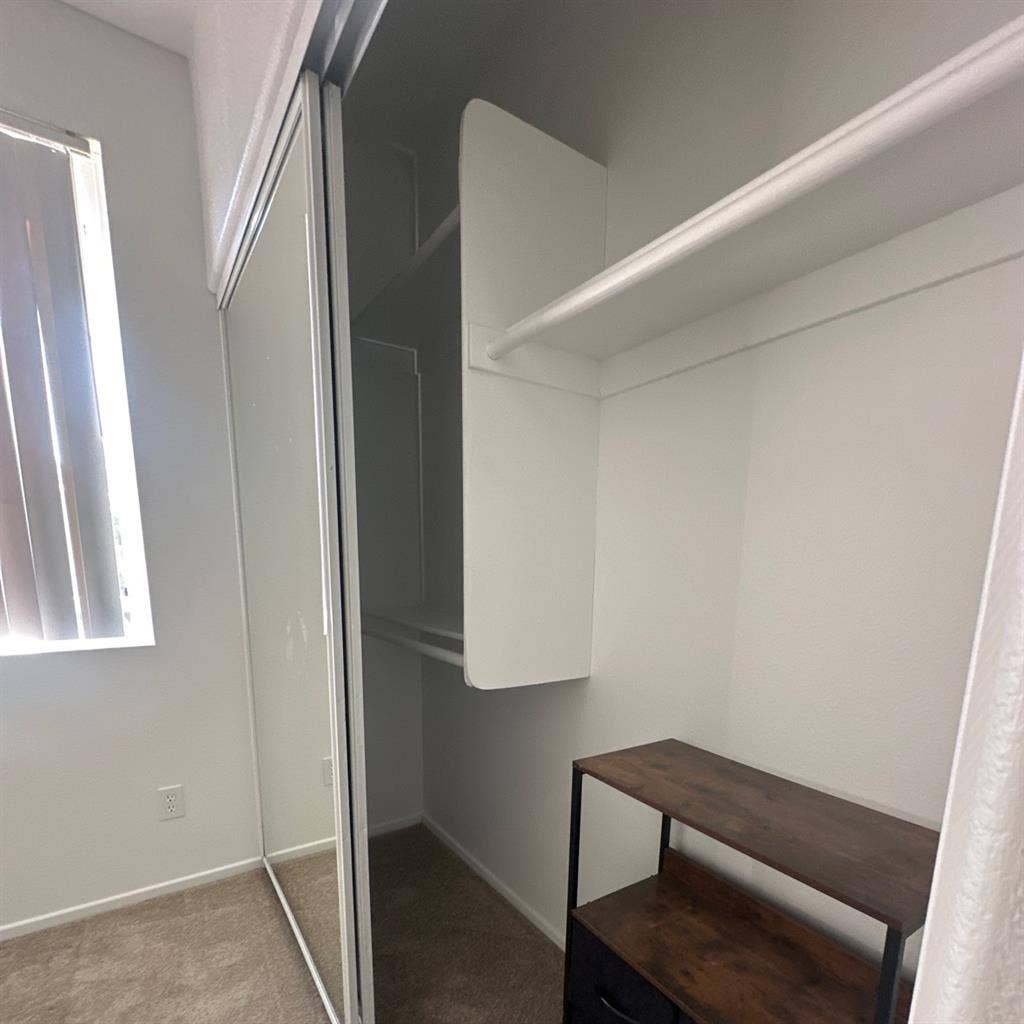 Camarillo room for rent!