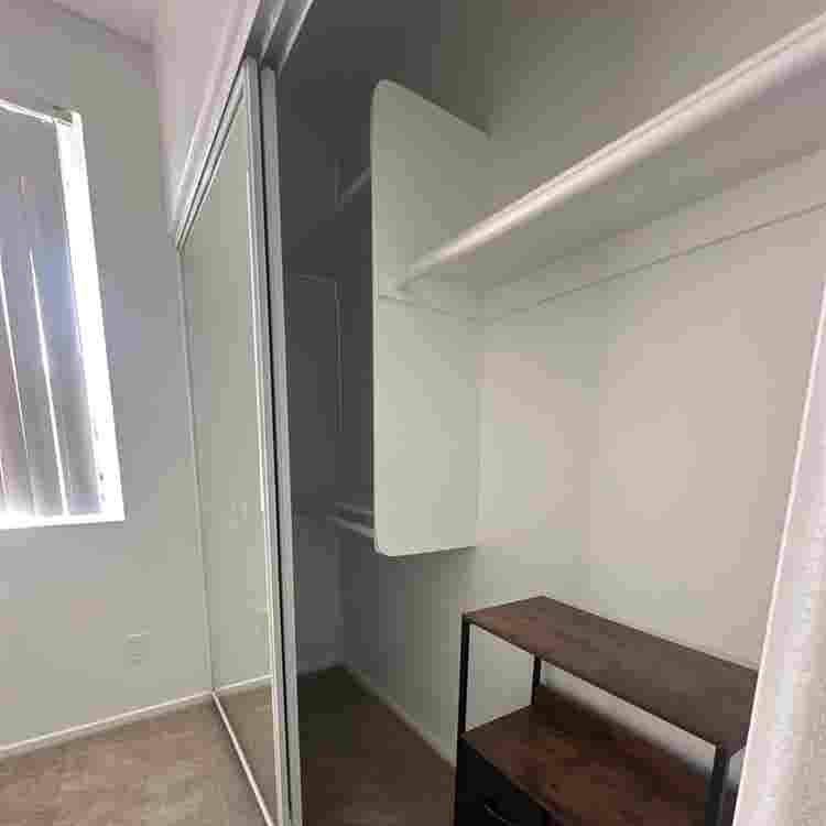 Camarillo room for rent!