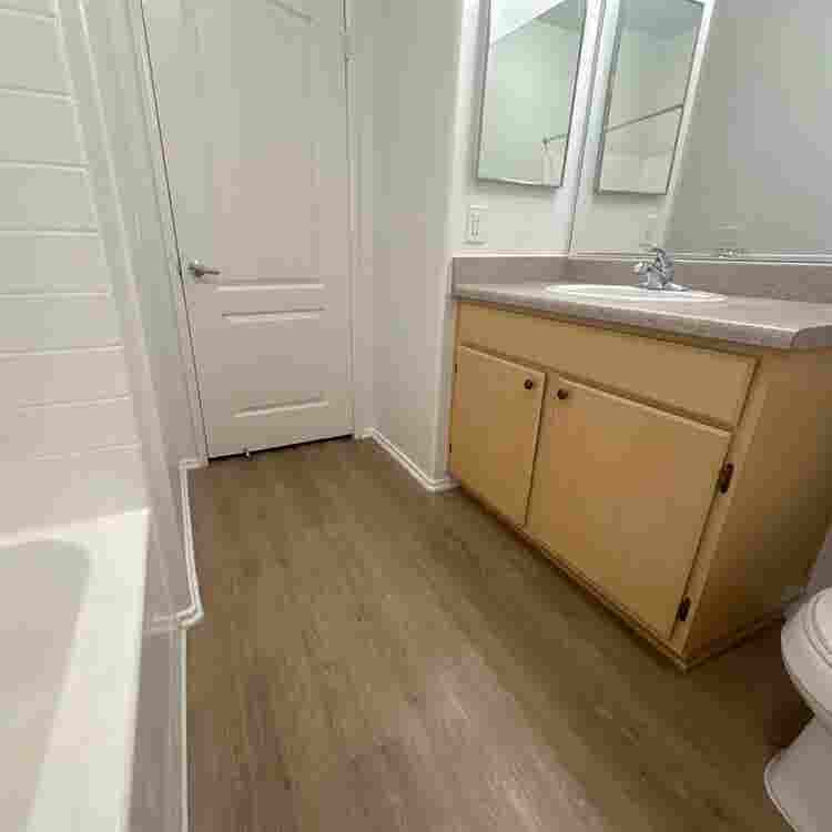 Camarillo room for rent!
