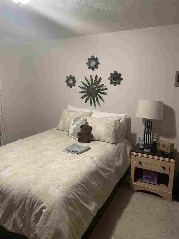 Room for rent for November 1st