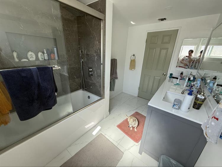 Room Avail in North Hills House!
