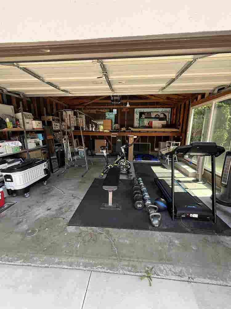 Room Avail in North Hills House!