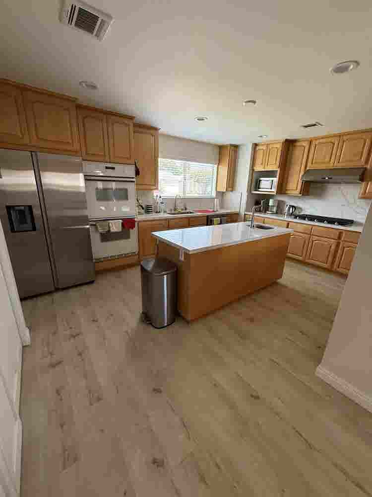 Room Avail in North Hills House!