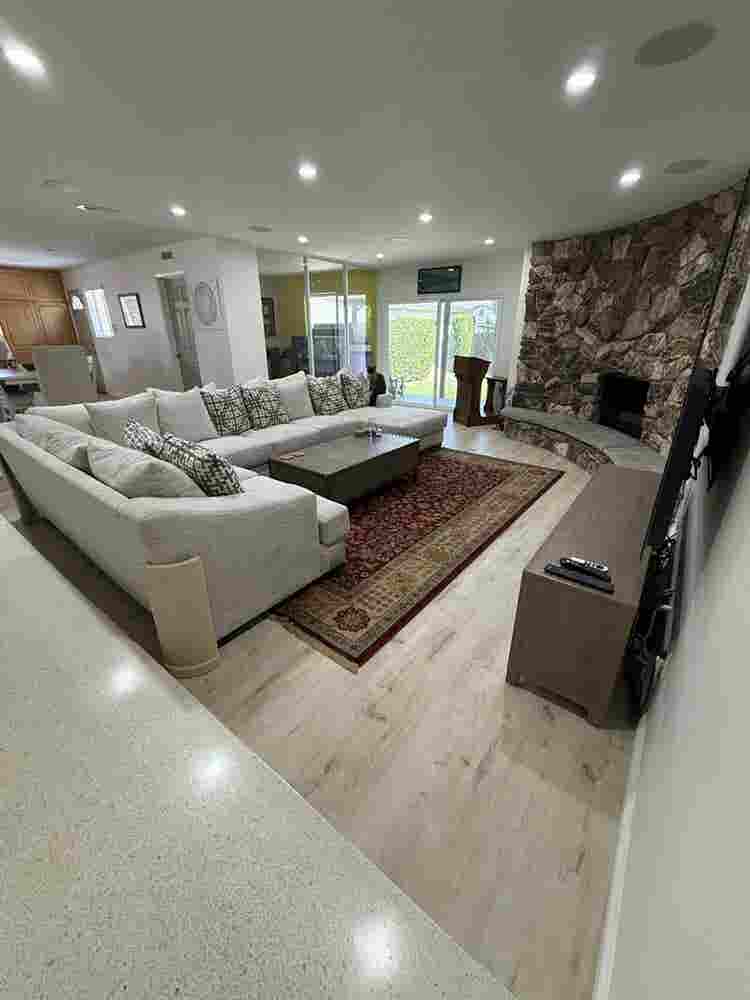 Room Avail in North Hills House!