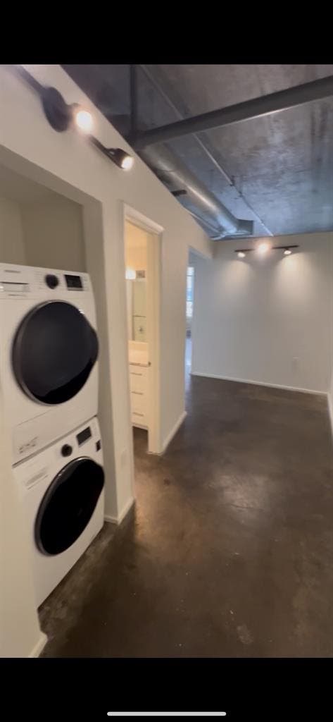 Roommate for Industrial Style Loft!
