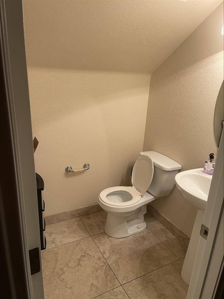 Looking for a Roommate