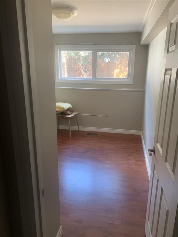 Nice quiet house, great area.