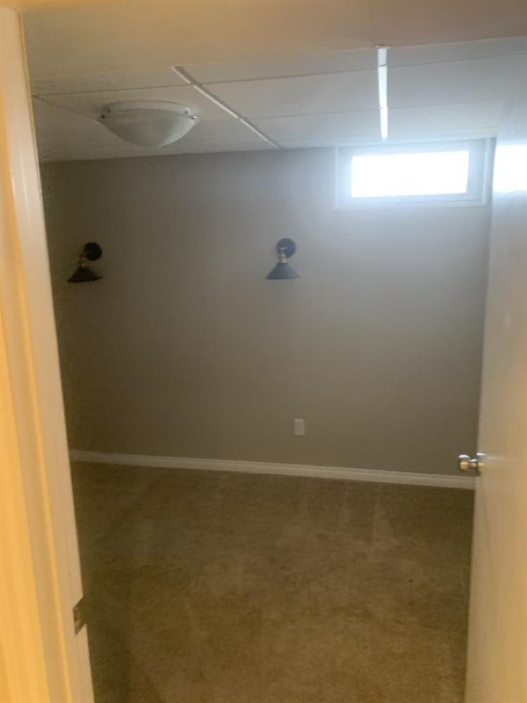 Nice quiet house, great area.