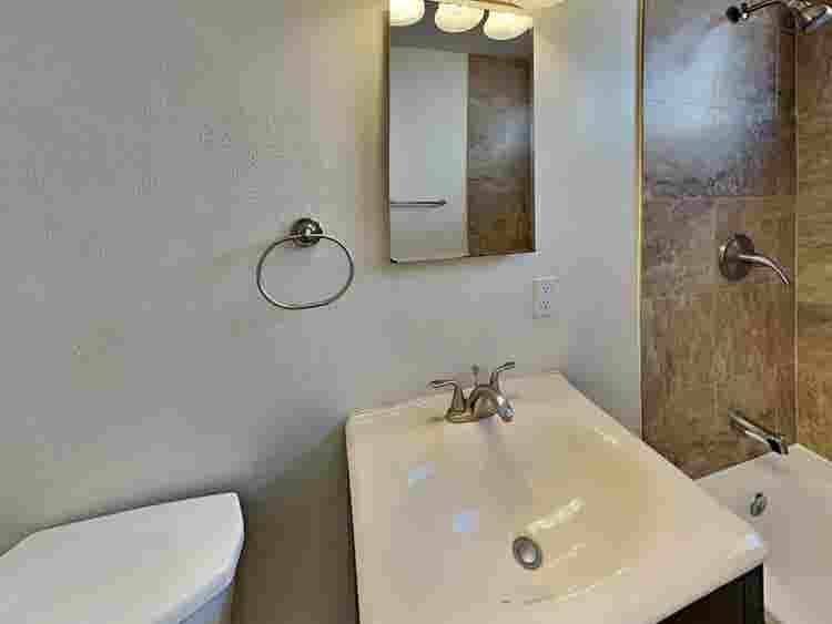 Large room available now