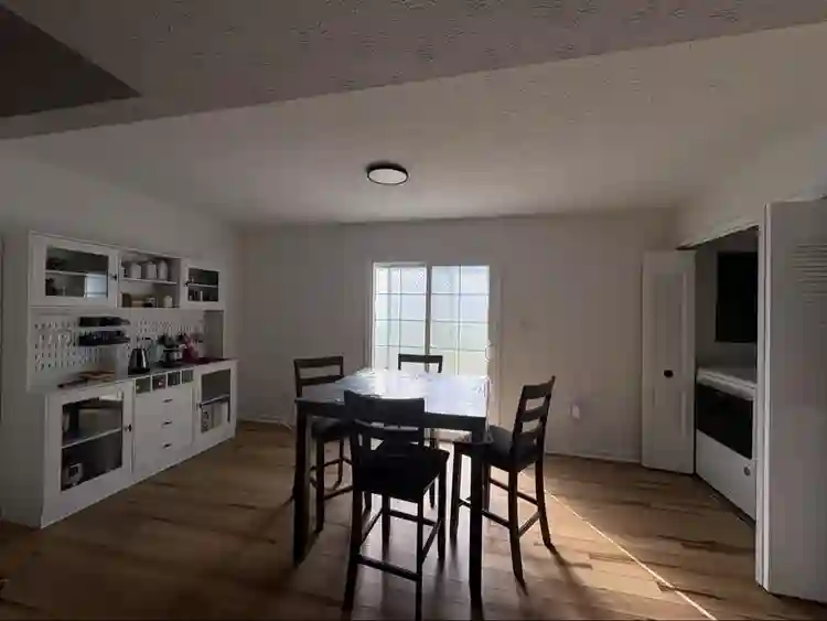 Private Room w/ Shared Bathroom