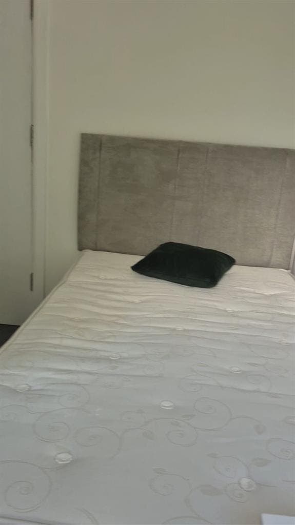Looking for a female flatmate