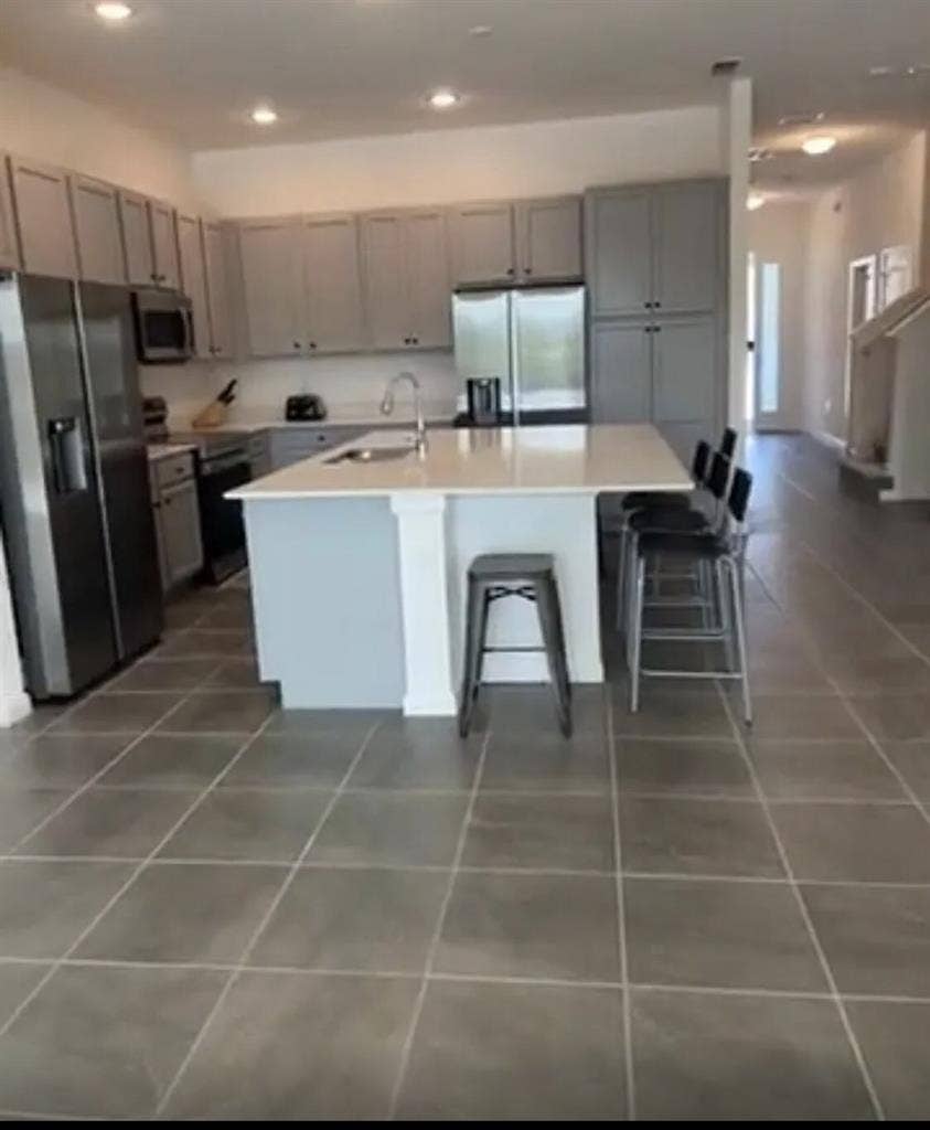 Master bedroom for rent