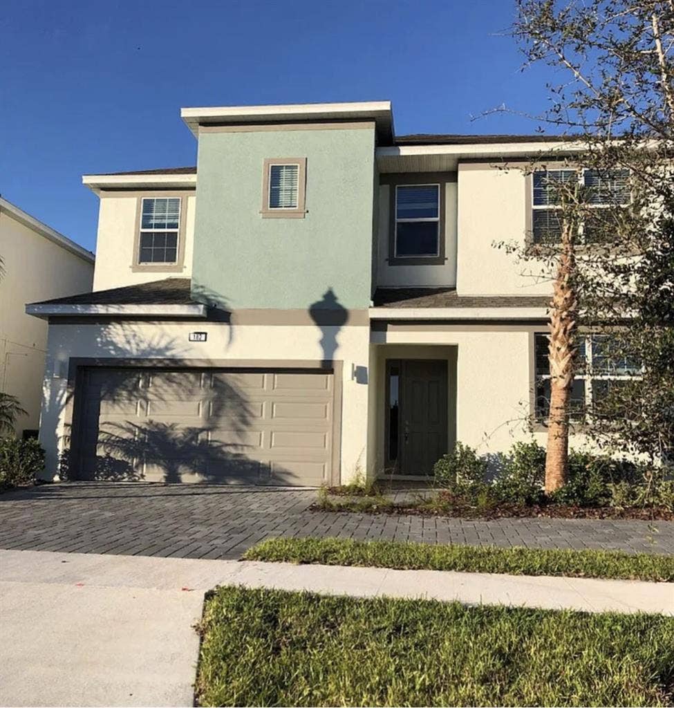 Master bedroom for rent