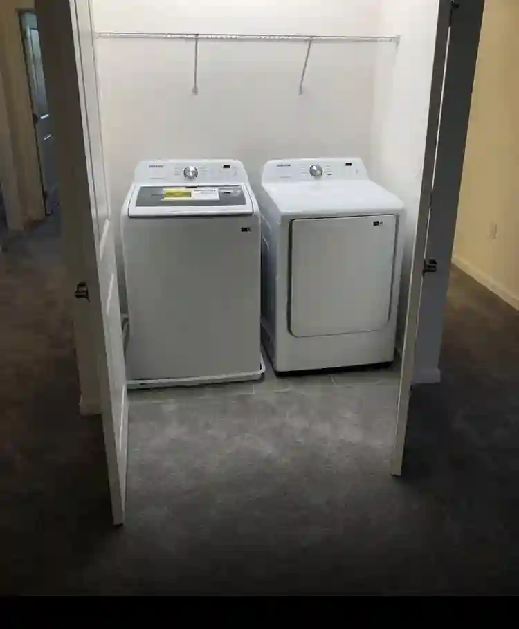 Master bedroom for rent