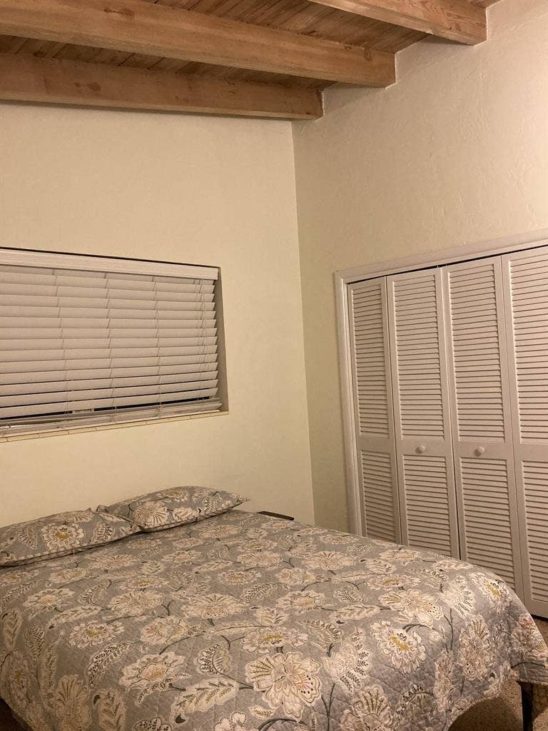 Room for rent in Pinecrest