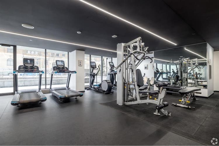 Downtown Studio Opportunity !