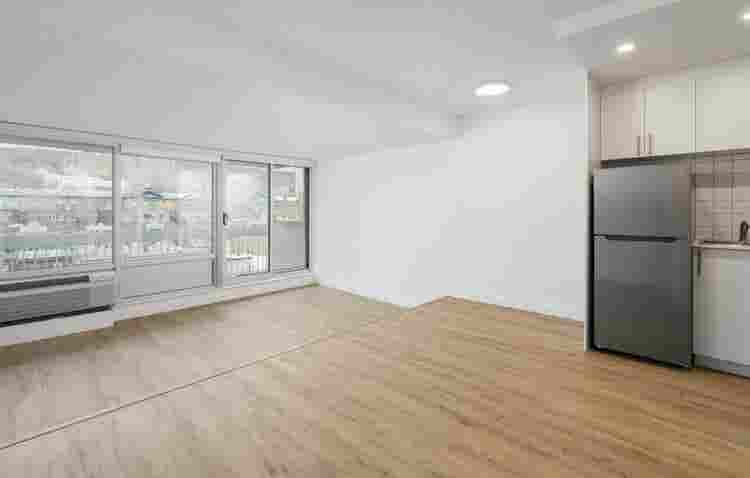 Downtown Studio Opportunity !