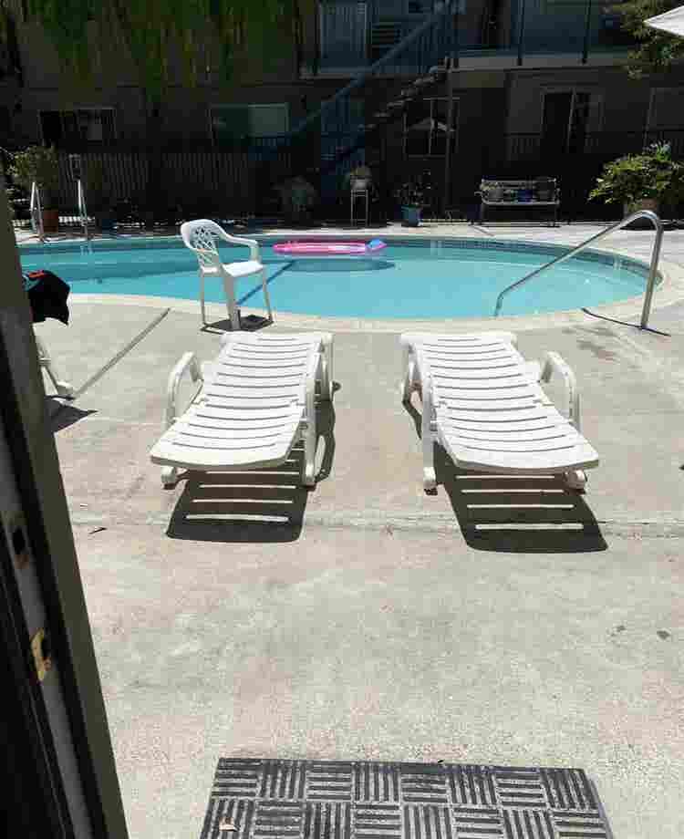 Seeking Female Christian Roommate