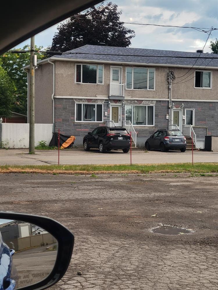 Grand  a st francois laval