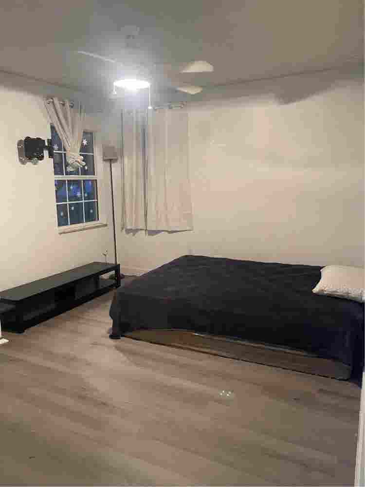 Room in a family friendly housee