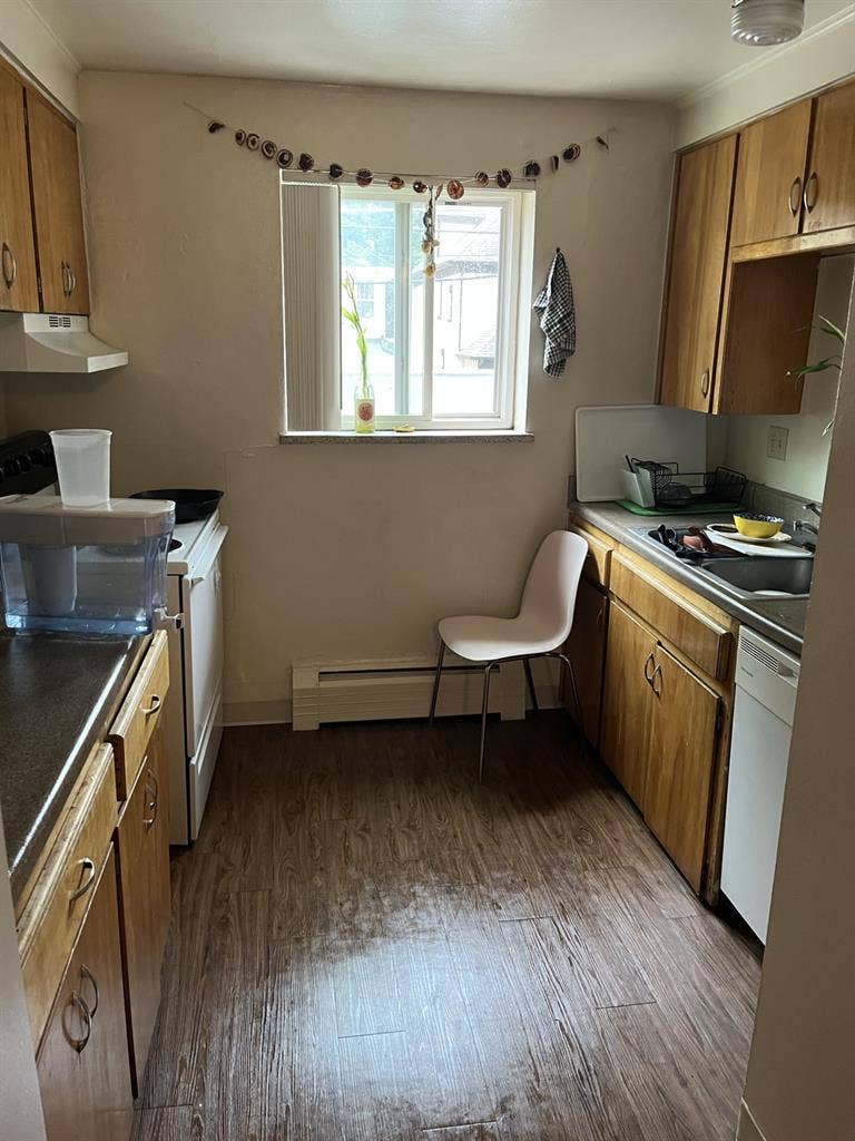 Room For Rent October 1