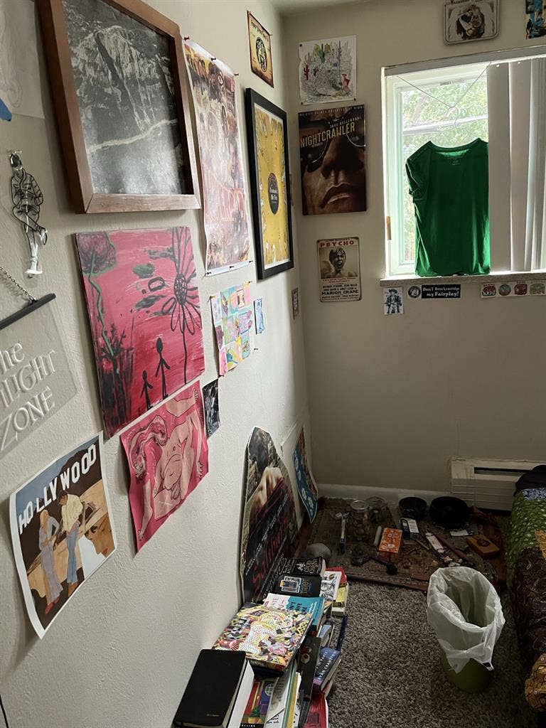 Room For Rent October 1