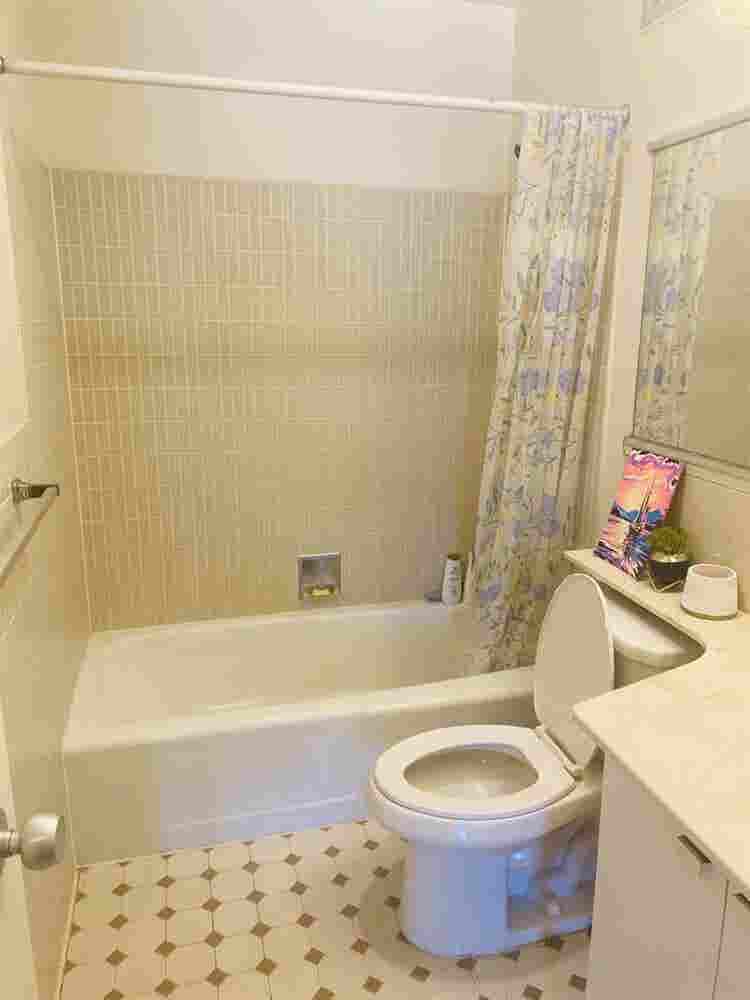 Studio Apartment (Furnished)