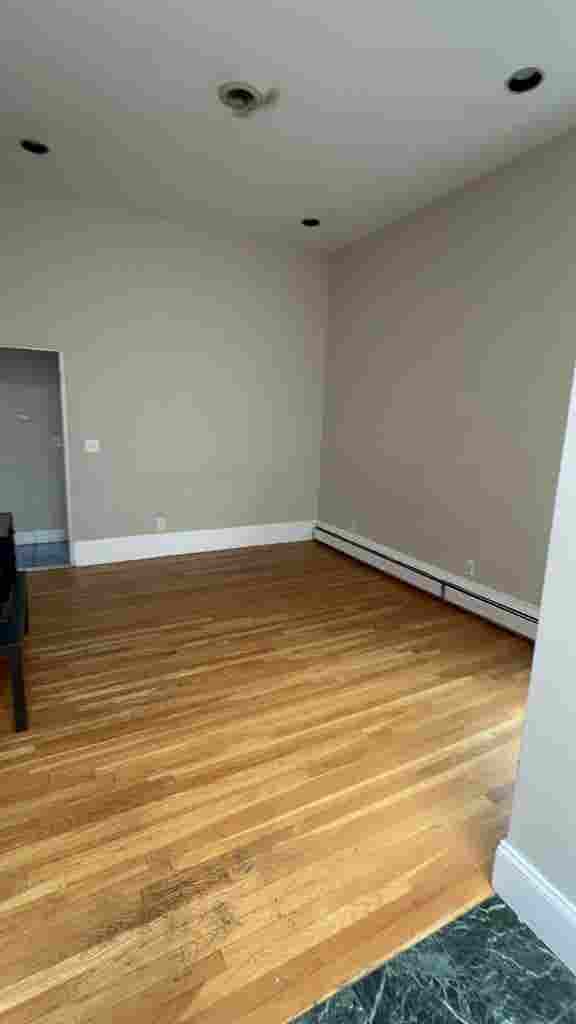 Harvard sq rooms.  mo lease