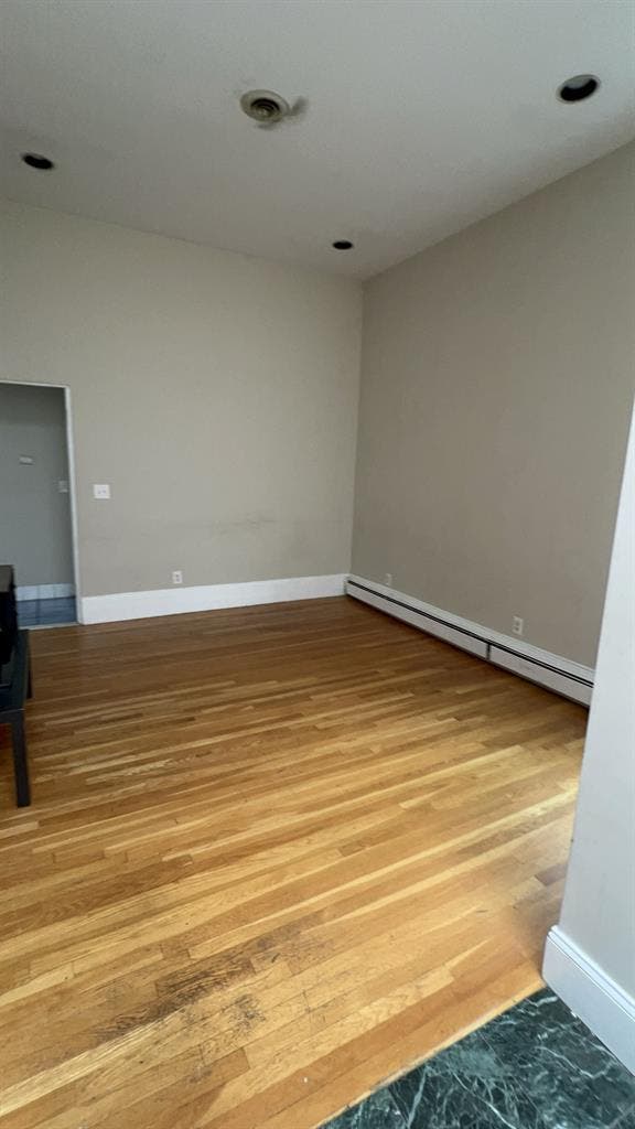 Harvard sq rooms. mo lease