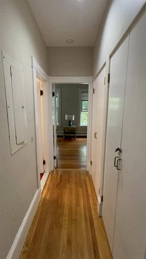 Harvard sq rooms.  mo lease