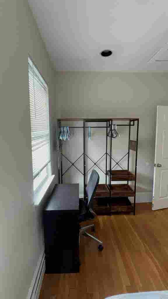 Harvard sq rooms.  mo lease