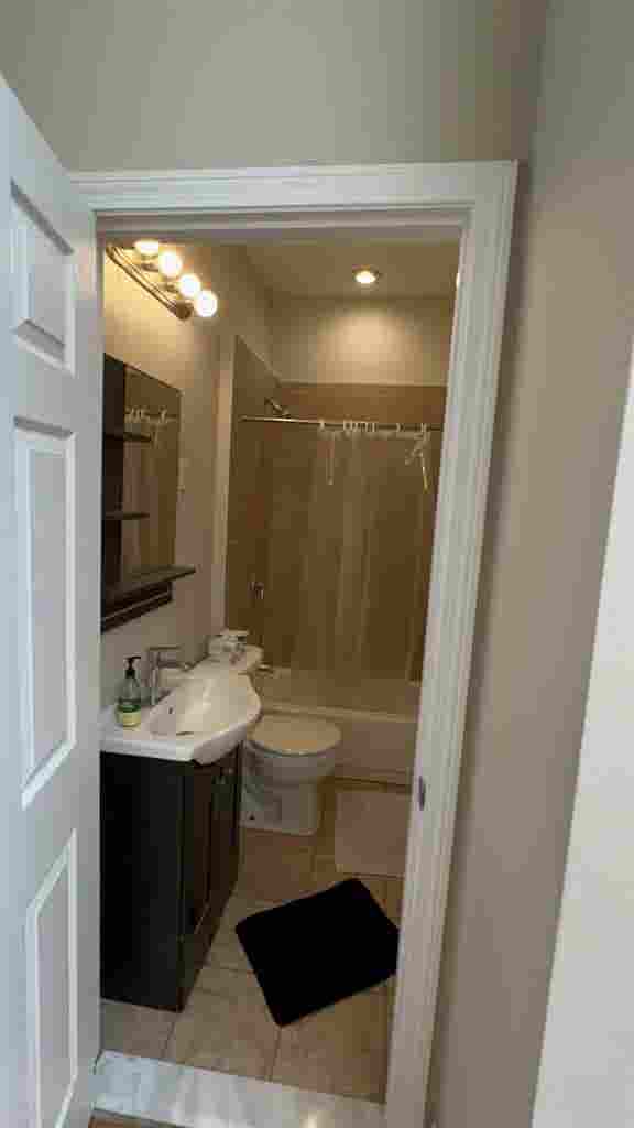 Harvard sq rooms.  mo lease
