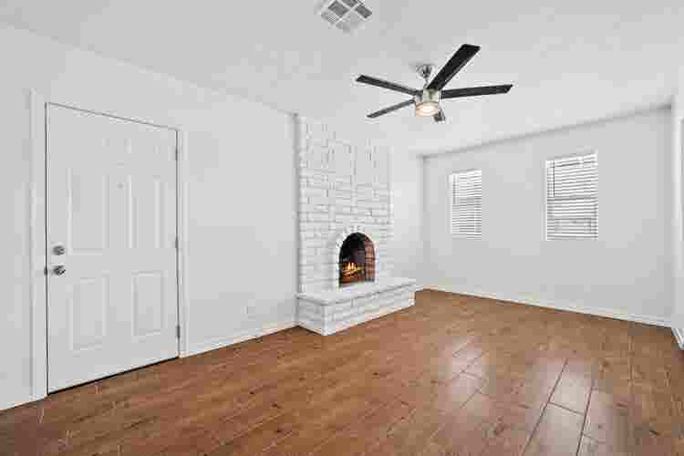 3 Bedroom With Pool In Tempe, AZ