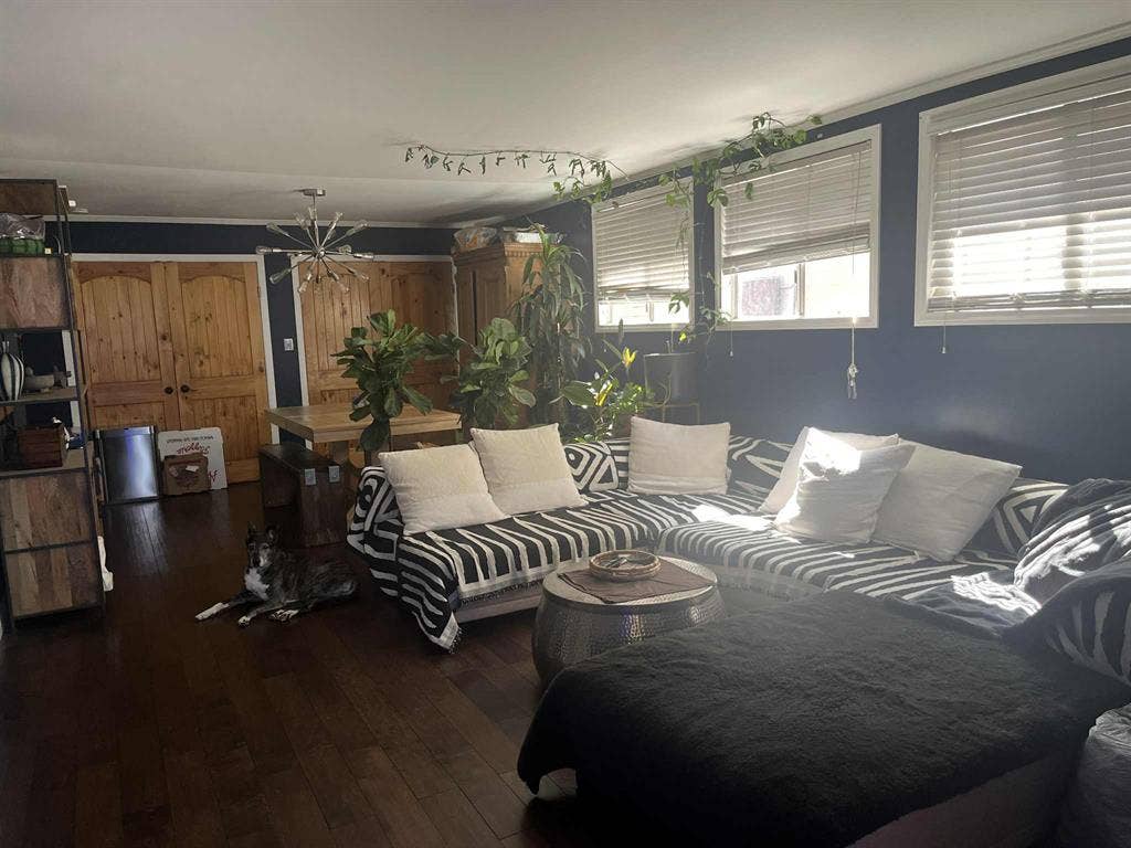 Private Room Sublet w/pool and yard