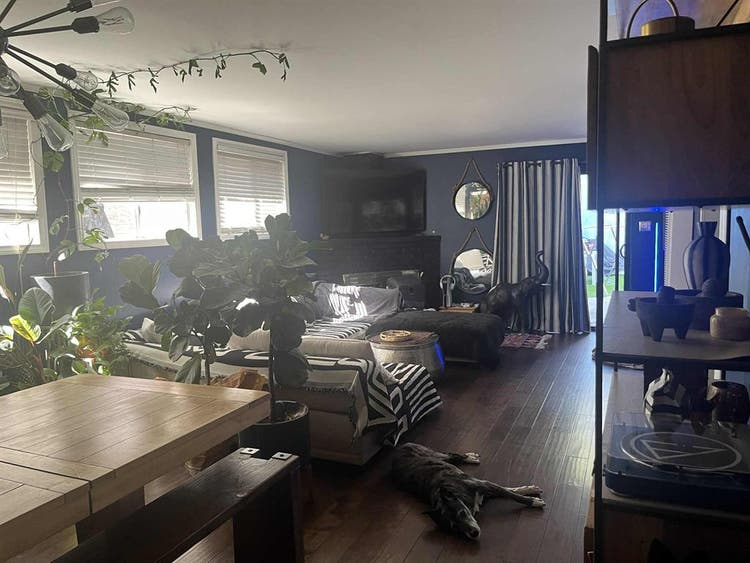 Private Room Sublet w/pool and yard