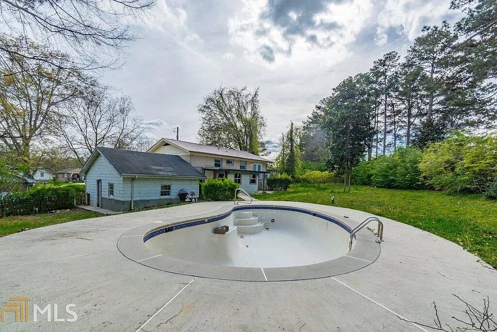 5 BR in Lawrenceville