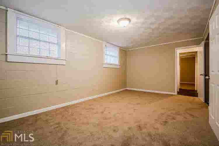 5 BR in Lawrenceville